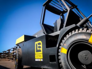 large capacity electric forklift by wiggins